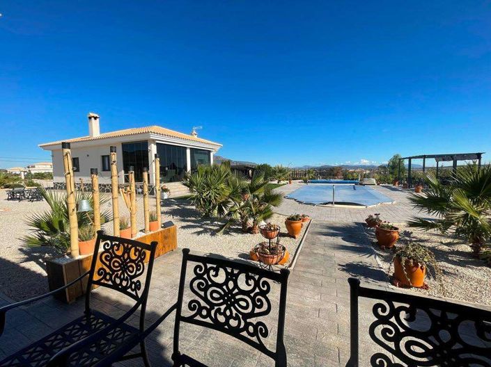 Image No.18-3 Bed Villa for sale