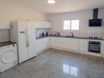 10167renovationopportunityonexpansiveplote280