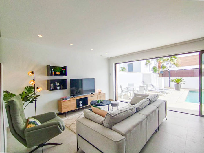 Image No.4-4 Bed Villa for sale