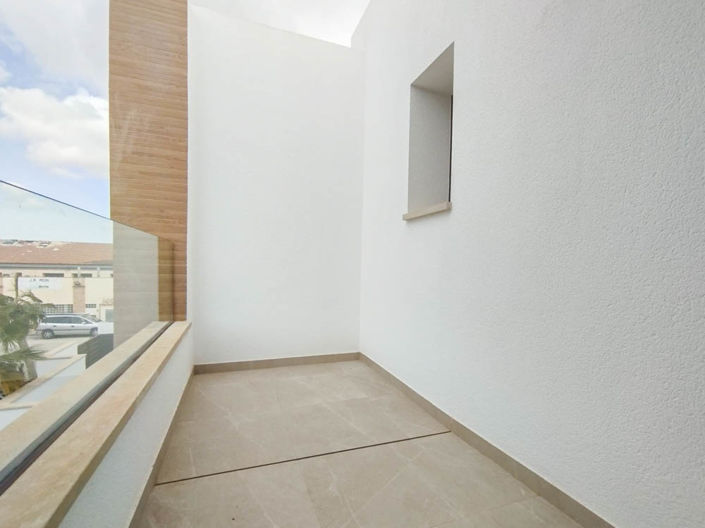 Image No.24-4 Bed Villa for sale