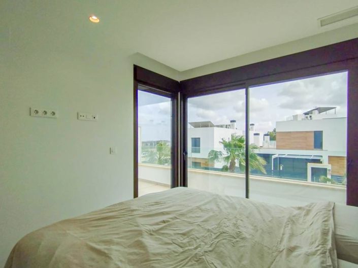 Image No.27-4 Bed Villa for sale