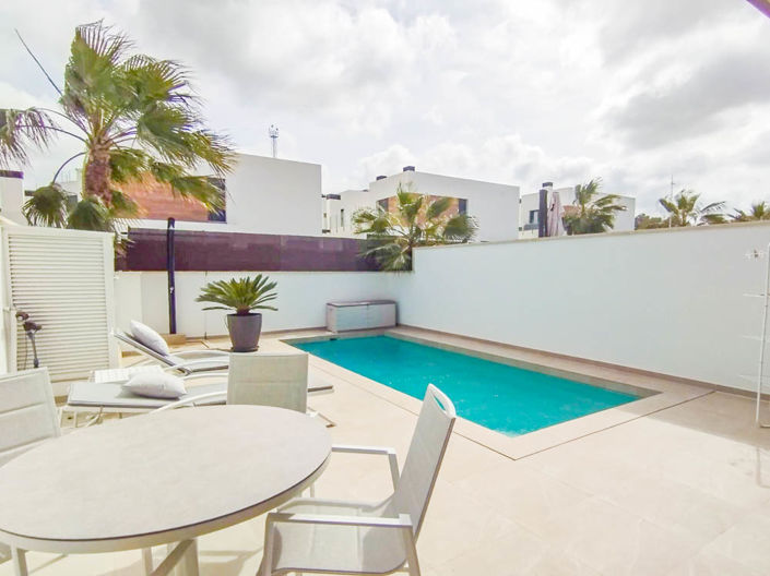 Image No.32-4 Bed Villa for sale