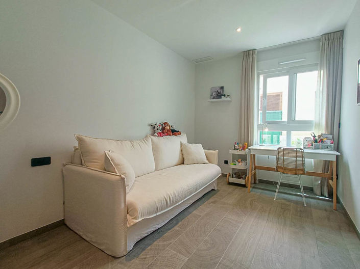 Image No.12-3 Bed Apartment for sale