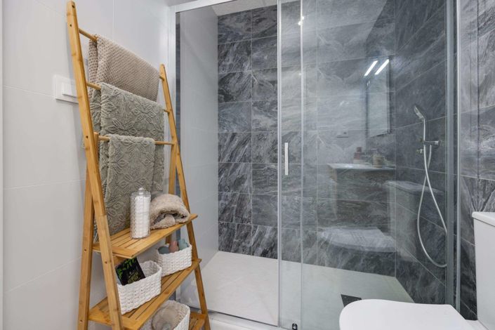 Image No.16-2 Bed Apartment for sale