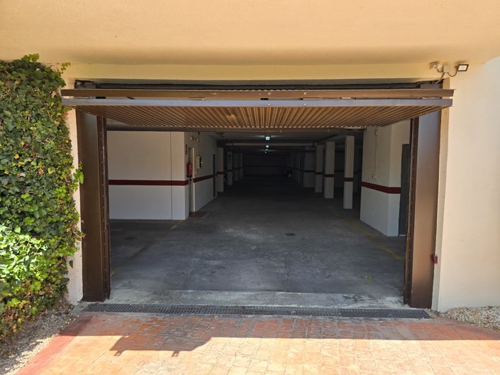 Image No.29-3 Bed Apartment for sale