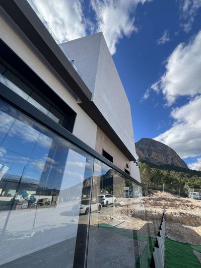 Image No.14-3 Bed Townhouse for sale