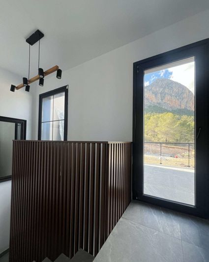 Image No.19-3 Bed Townhouse for sale