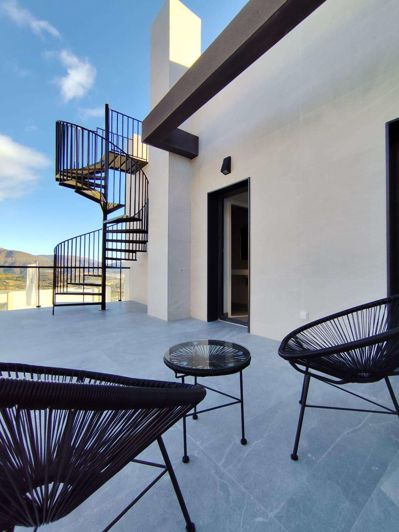 Image No.37-3 Bed Townhouse for sale