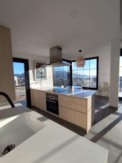 Image No.6-3 Bed Townhouse for sale