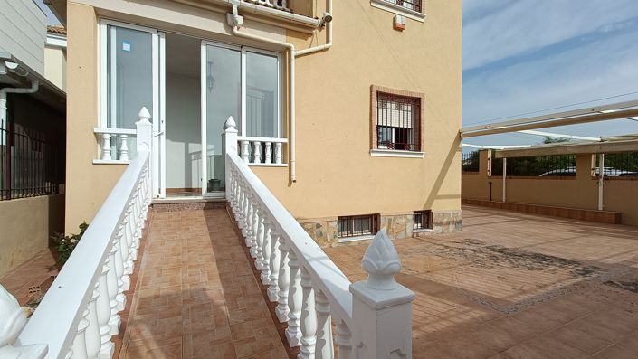 Image No.3-3 Bed Villa for sale
