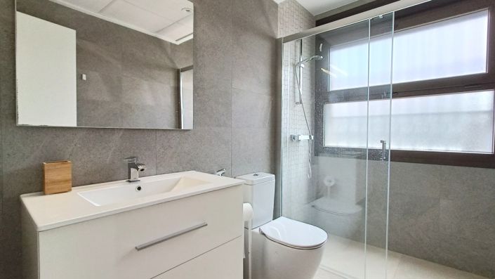 Image No.17-3 Bed Villa for sale