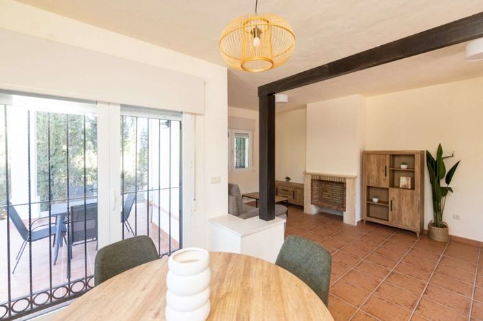 Image No.25-2 Bed Semi-Detached for sale