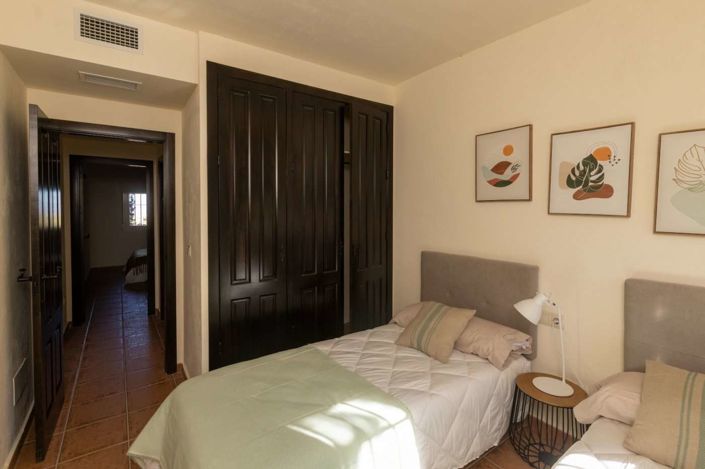 Image No.34-2 Bed Semi-Detached for sale