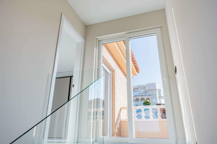 Image No.29-4 Bed Villa for sale