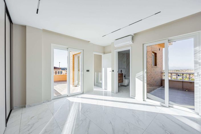 Image No.34-4 Bed Villa for sale