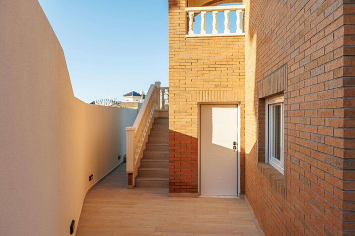 Image No.49-4 Bed Villa for sale