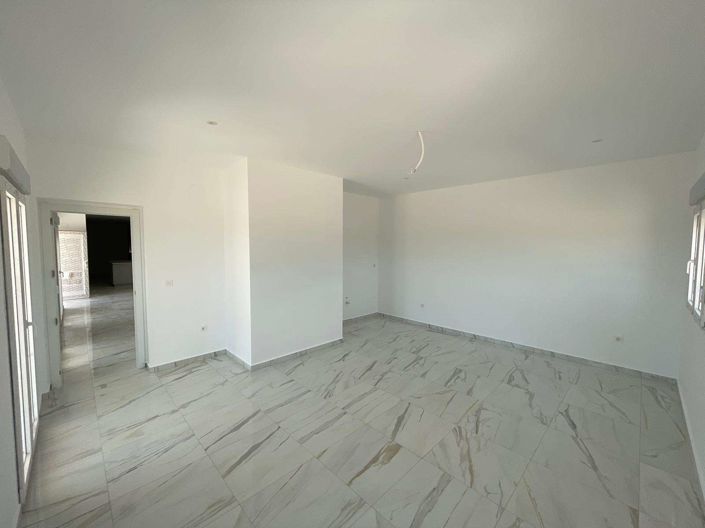 Image No.8-6 Bed Villa for sale