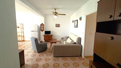 10892beautifulsecondfloorapartment11072514354