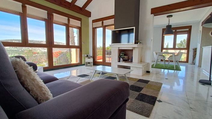 Image No.1-3 Bed Villa for sale
