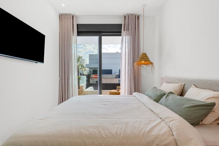 Image No.41-3 Bed Townhouse for sale