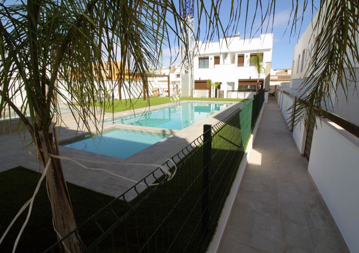 Image No.1-4 Bed Villa for sale