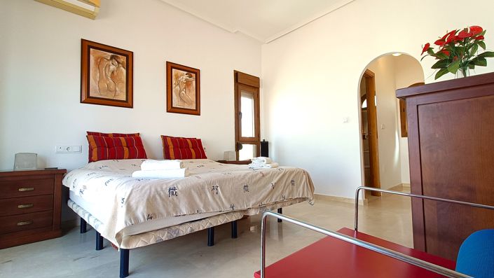 Image No.24-3 Bed Villa for sale