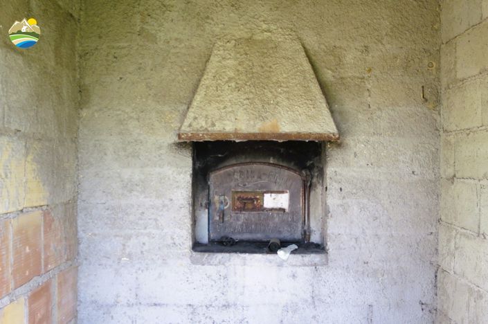 Image No.20-3 Bed Country House for sale