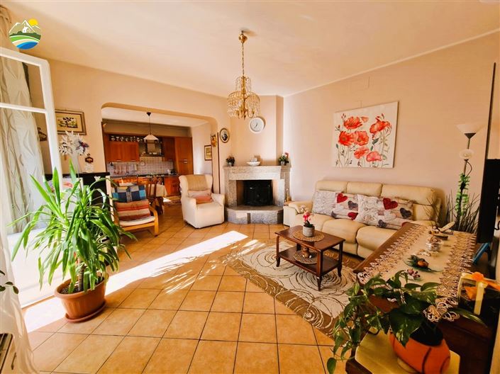 Image No.13-4 Bed Country House for sale