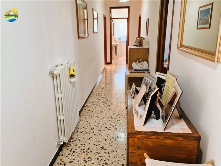 Image No.14-4 Bed Country House for sale