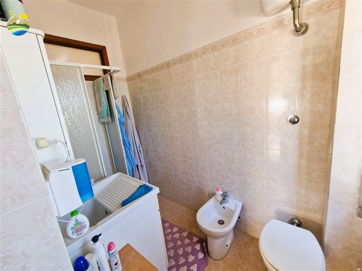 Image No.10-4 Bed Country House for sale