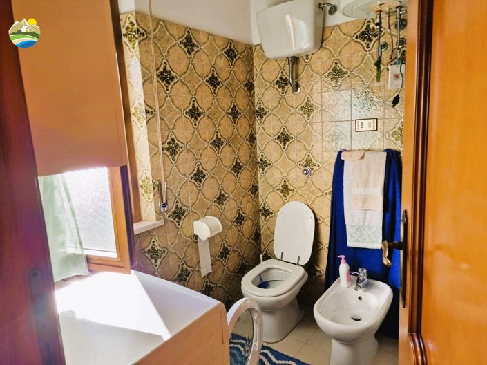 Image No.17-4 Bed Country House for sale