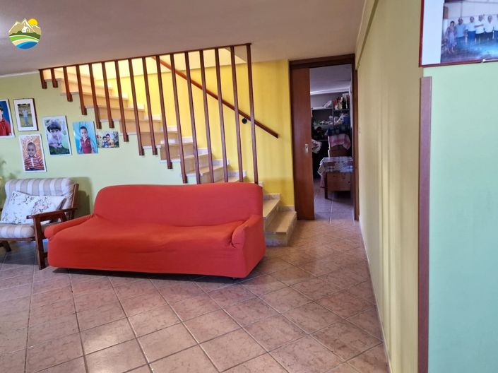 Image No.20-4 Bed Country House for sale