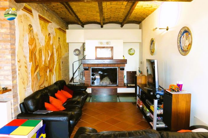 Image No.13-4 Bed Country House for sale