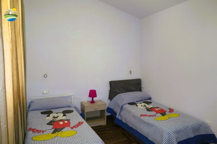 Image No.35-4 Bed Country House for sale