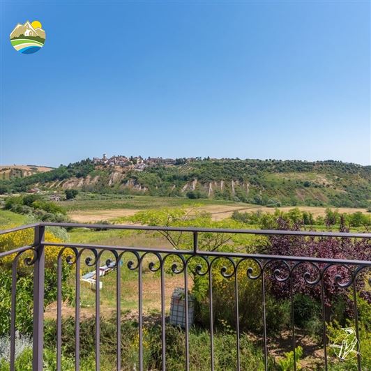 Image No.11-10 Bed Country House for sale