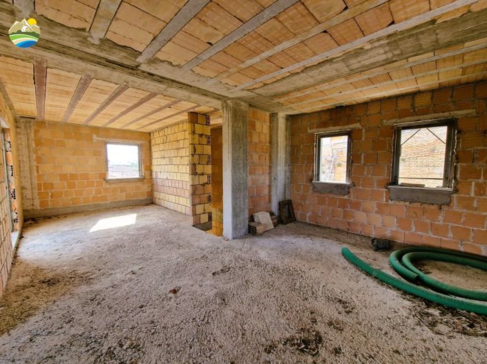 Image No.9-3 Bed Villa for sale