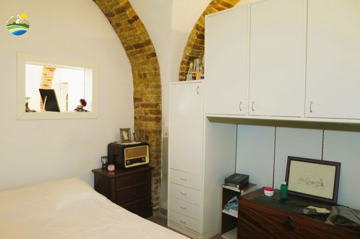 Image No.10-2 Bed Townhouse for sale