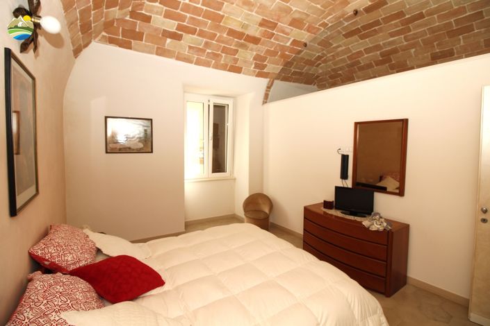 Image No.23-2 Bed Apartment for sale