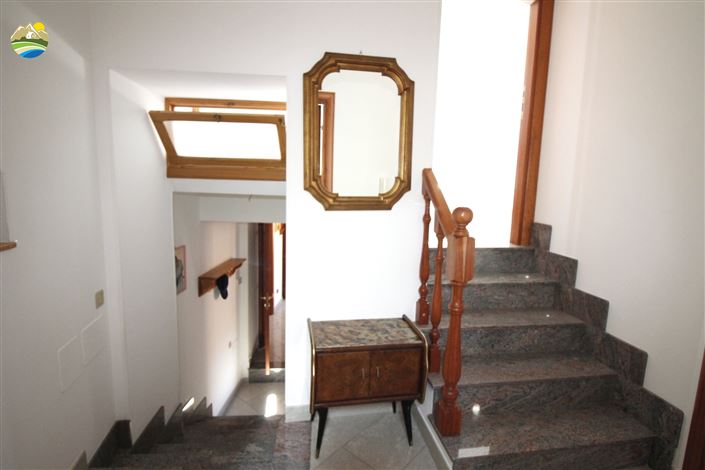 Image No.14-3 Bed Townhouse for sale