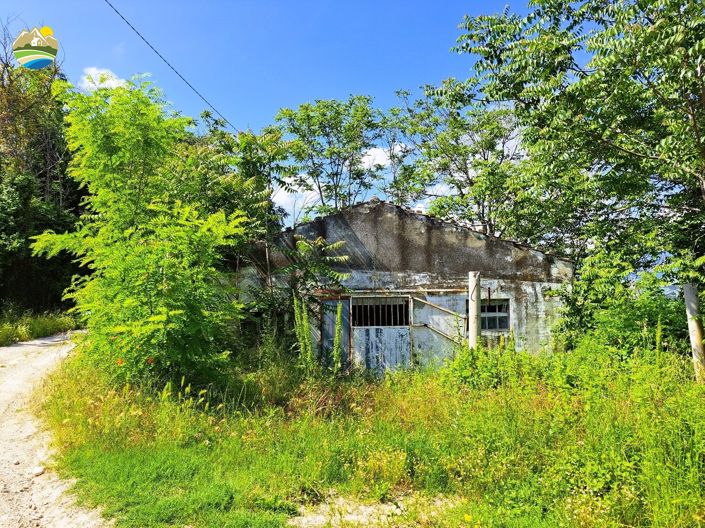 Image No.8-3 Bed Country House for sale