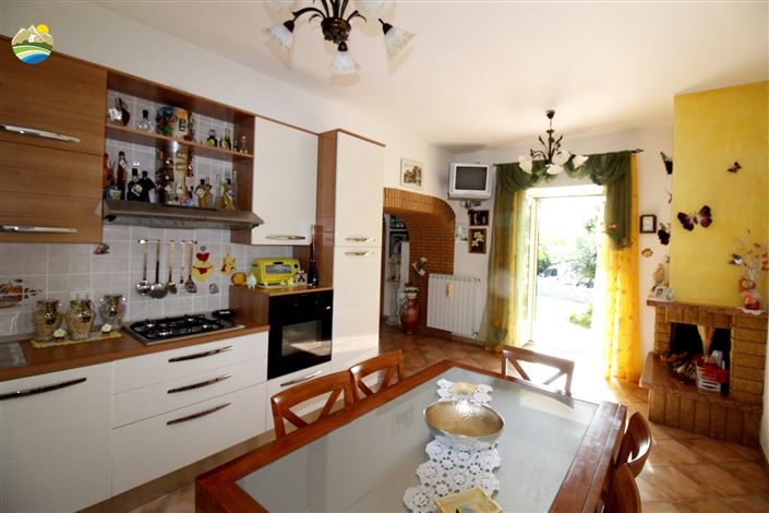 Image No.15-4 Bed Country House for sale