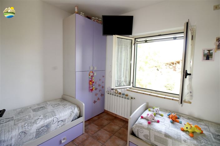 Image No.23-4 Bed Country House for sale