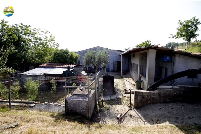 Image No.32-4 Bed Country House for sale