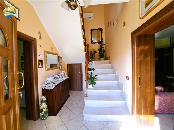 Image No.28-2 Bed Country House for sale