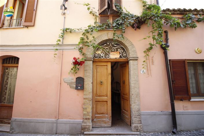 Image No.6-3 Bed Townhouse for sale