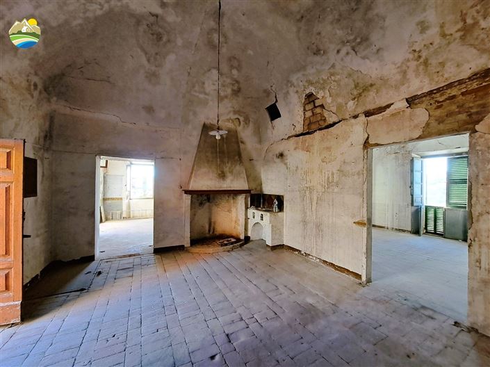 Image No.16-4 Bed Property for sale