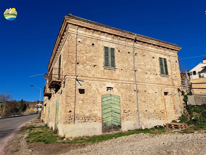 Image No.21-4 Bed Property for sale