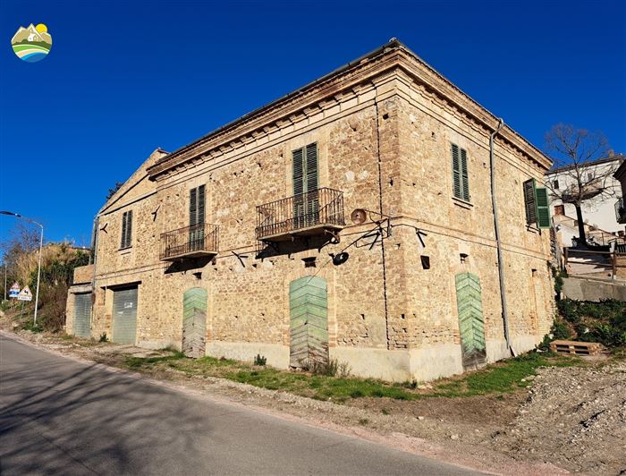 Image No.23-4 Bed Property for sale