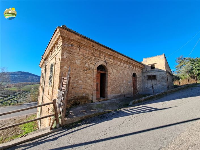 Image No.4-4 Bed Property for sale