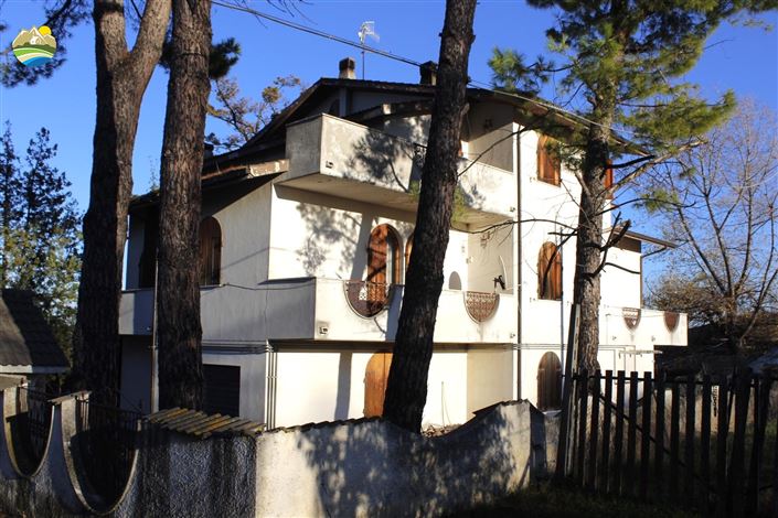 Image No.3-8 Bed Villa for sale